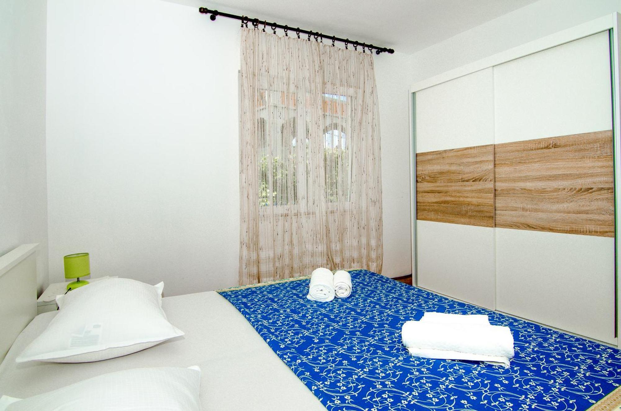 Apartments By The Sea Slatine, Ciovo - 15504 Rum bild